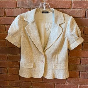 *3/$15 Gold and cream short-sleeved shirt jacket
